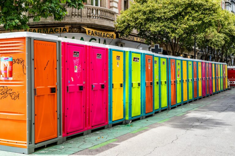 How to Recognize a Reliable Portable Toilet Supplier