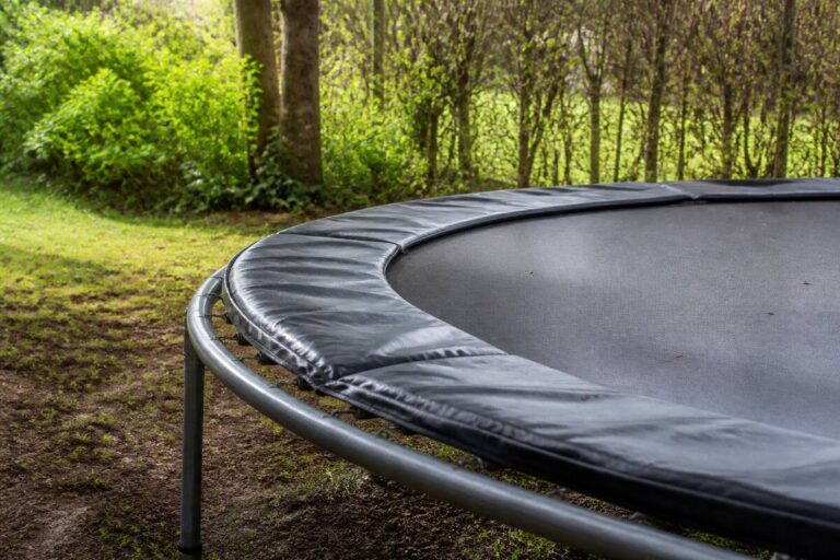 Trampoline onderhouden: complete onderhoudsgids per seizoen