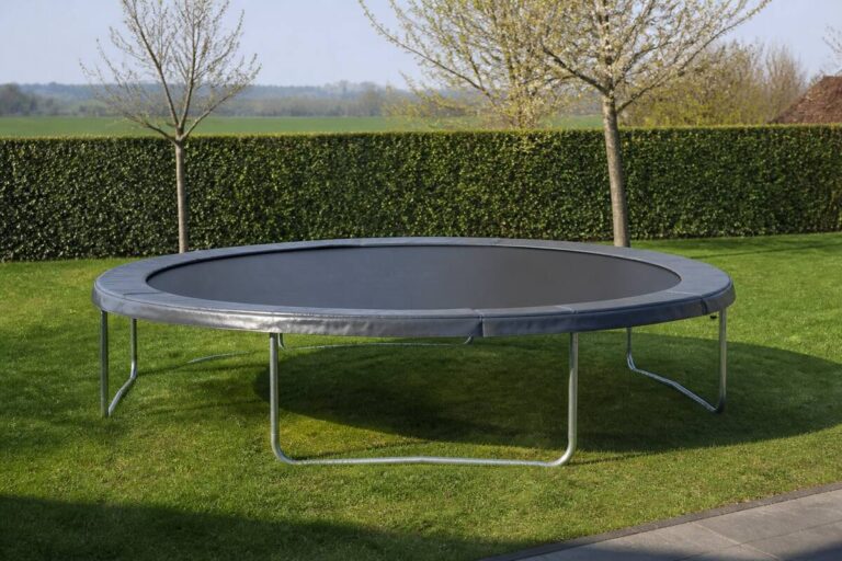 Welke maat trampoline kiezen? Advies per tuinformaat en leeftijd